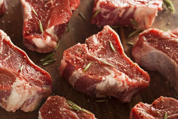 Raw Red Lamb Chops — Stock Photo, Image