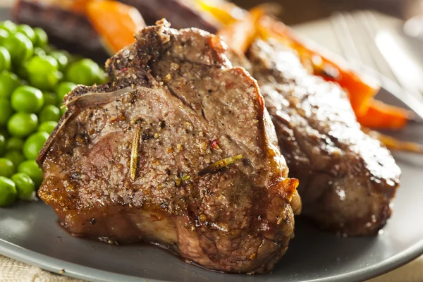 Chuletas caseras de cordero cocido —  Fotos de Stock