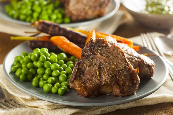 Chuletas caseras de cordero cocido —  Fotos de Stock