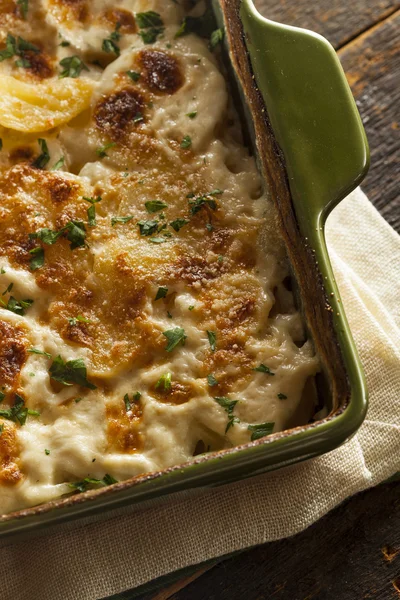 Homemade Cheesey Scalloped Potatoes — Stock Photo, Image