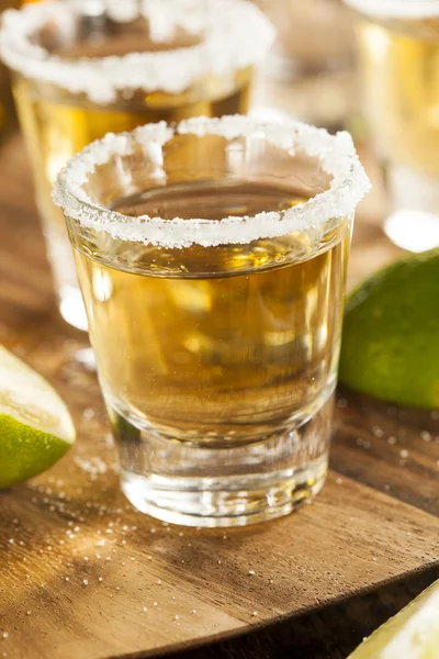 Tequila Shots con calce e sale — Foto Stock