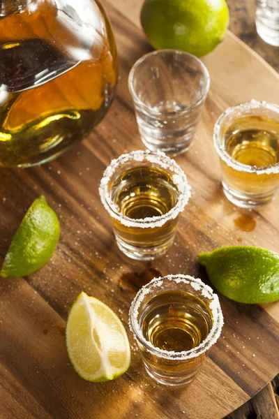 Tequila Shots con calce e sale — Foto Stock