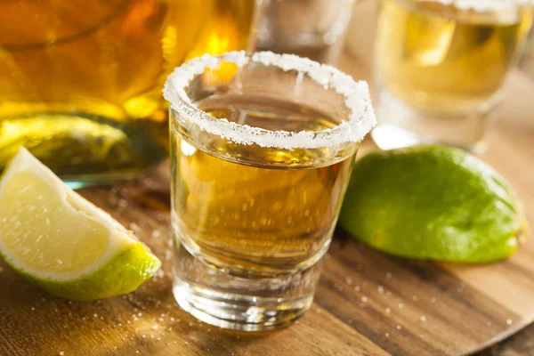 Tequila con cal y sal — Foto de Stock