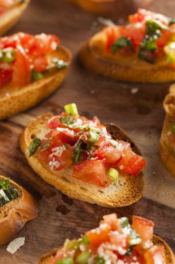 ev yapımı İtalyan bruschetta meze