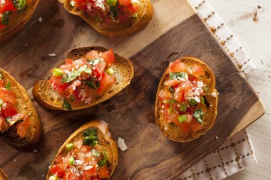 ev yapımı İtalyan bruschetta meze
