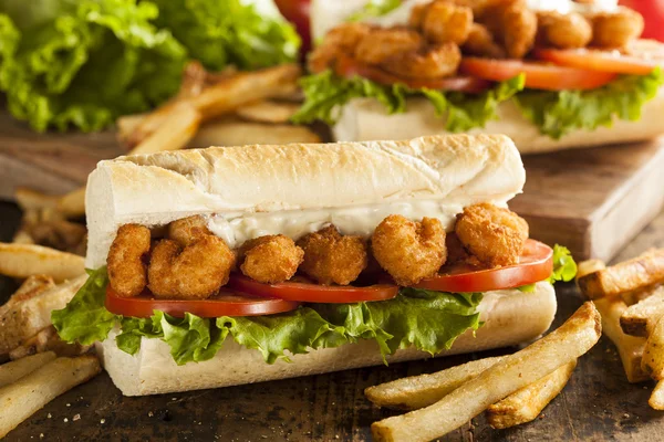 Hausgemachte Shrimp po boy sandwich — Stockfoto
