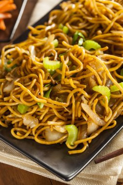 Asya chow mein erişte