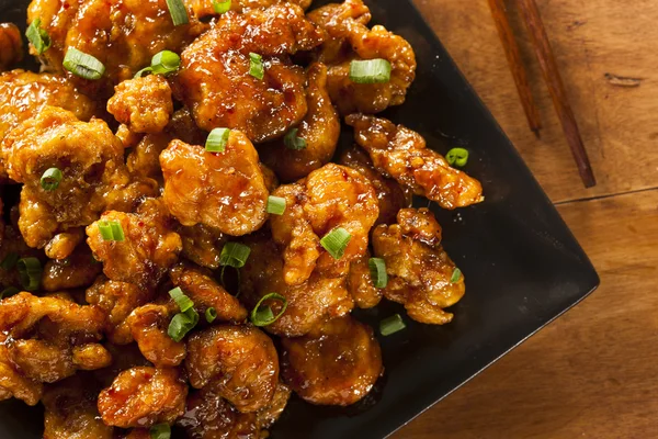 Pollo de orfanato asiático con cebollas verdes — Foto de Stock