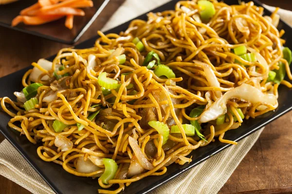 Asijské chow mein nudle — Stock fotografie