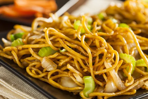 Asiatiska chow mein nudlar — Stockfoto