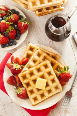 meyve ile ev yapımı Belçika waffle