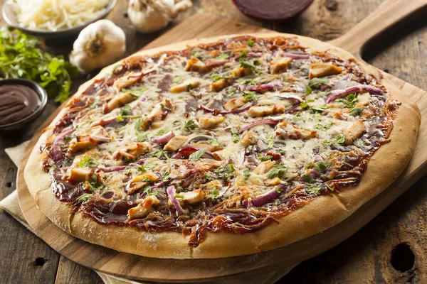 Homemade Barbecue Chicken Pizza — Stock Photo, Image