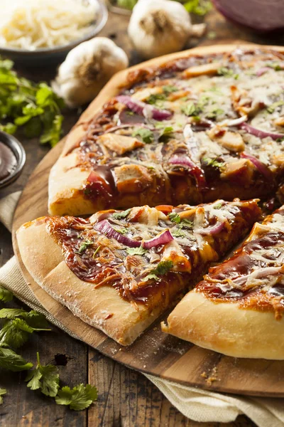 Homemade Barbecue Chicken Pizza — Stock Photo, Image