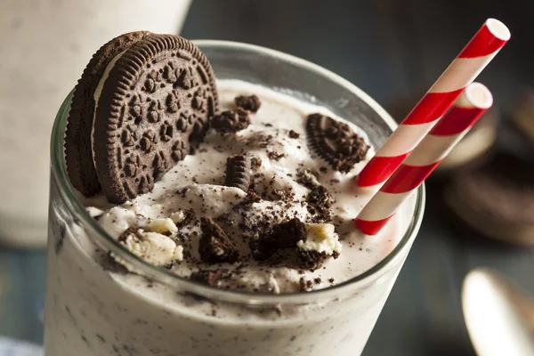 Pliki cookie i krem milkshake — Zdjęcie stockowe