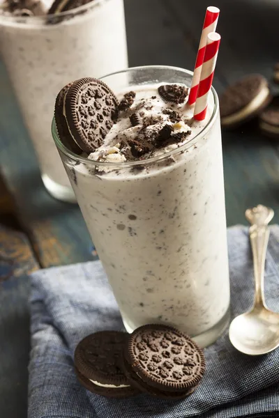 Pliki cookie i krem milkshake — Zdjęcie stockowe