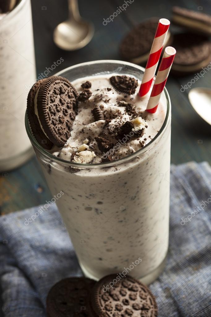Easy Homemade Cookies and Cream Milkshake Recipe