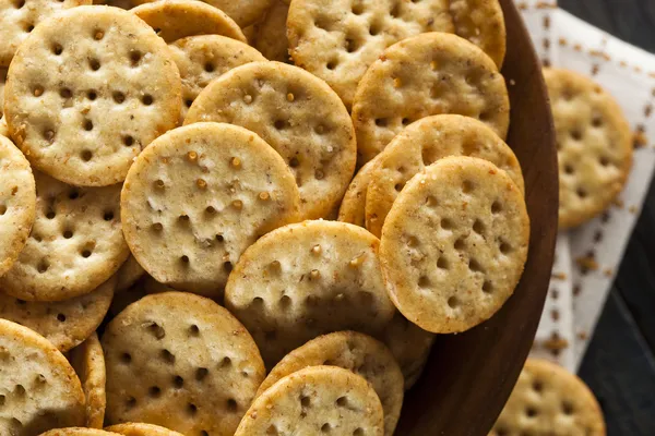Trigo de grão inteiro Crackers redondos — Fotografia de Stock