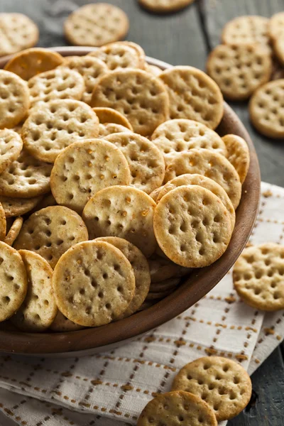 Trigo de grão inteiro Crackers redondos — Fotografia de Stock