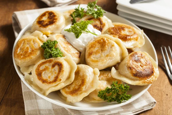 Самодельные польские пироги со сметаной — стоковое фото
