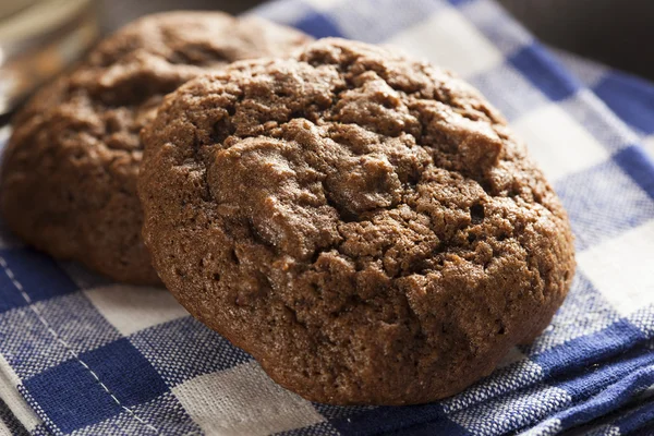 Hemlagad double chocolate chip cookies — Stockfoto