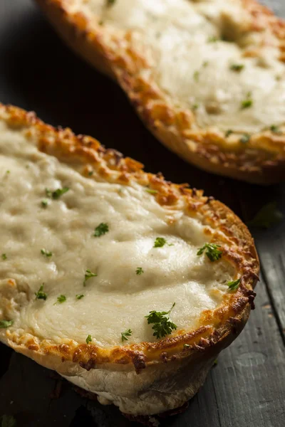 Queso tostado y pan de ajo —  Fotos de Stock