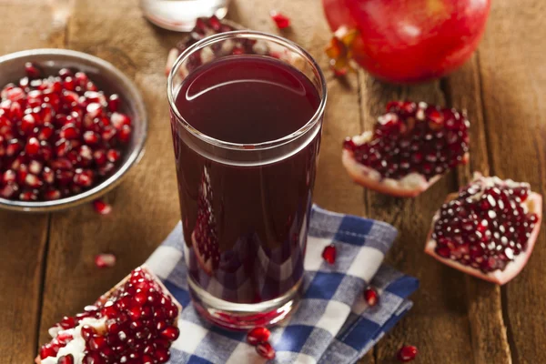 Suco de romã orgânica saudável — Fotografia de Stock