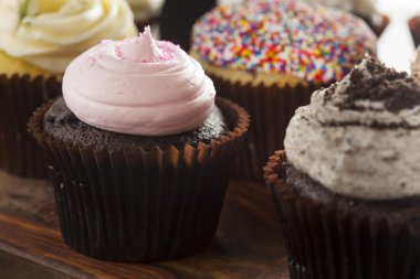 fantezi gurme kek frosting ile karışık