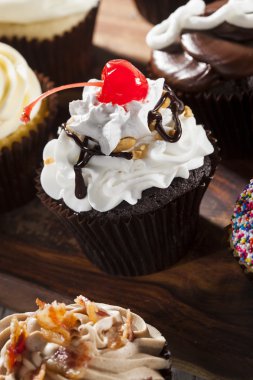 fantezi gurme kek frosting ile karışık