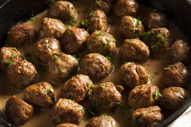 krema sosu ile Homemade İsveç köftesi