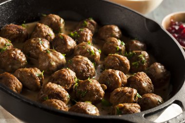 krema sosu ile Homemade İsveç köftesi