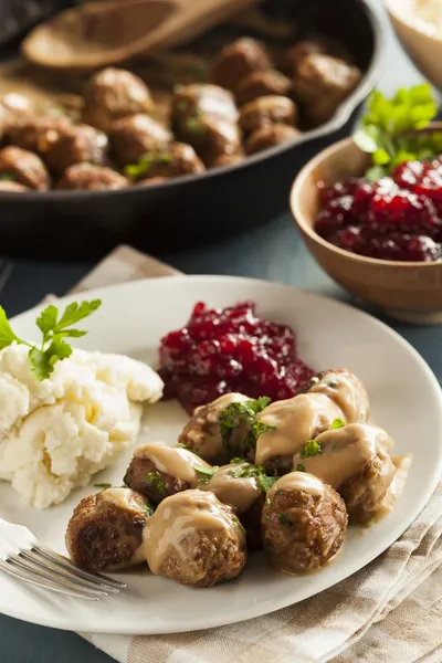 Albóndigas suecas caseras con salsa de crema —  Fotos de Stock