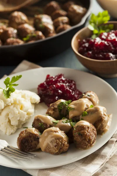 Buatan sendiri bakso Swedia dengan saus krim. — Stok Foto