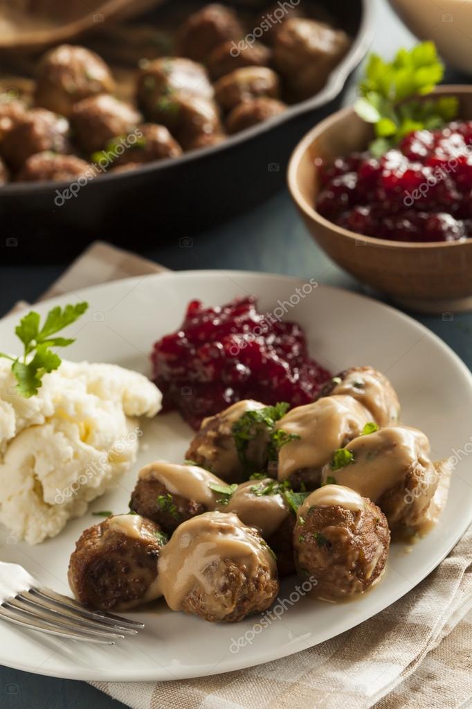 köttbullar med gräddsås