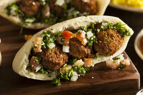 sağlıklı vejetaryen falafel pide