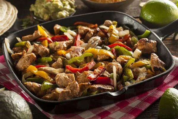 Házi Csirke fajitas zöldségek — Stock Fotó