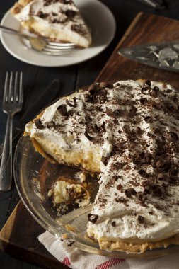 ev yapımı siyah alt kremalı pasta