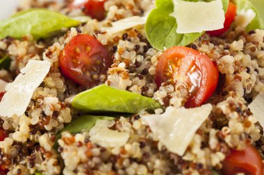 sağlıklı vejetaryen quinoa salata