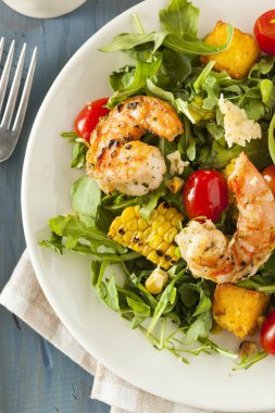 sağlıklı karides ve Roka Salatası