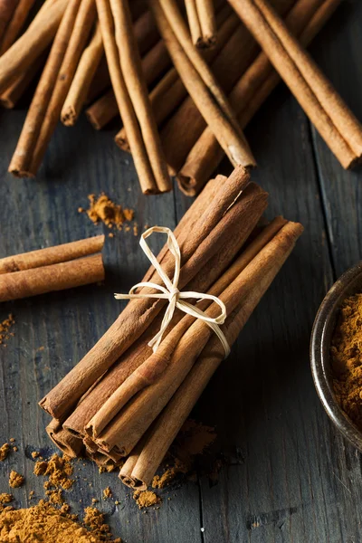 Organic Raw Brown Cinnamon — Stock Photo, Image