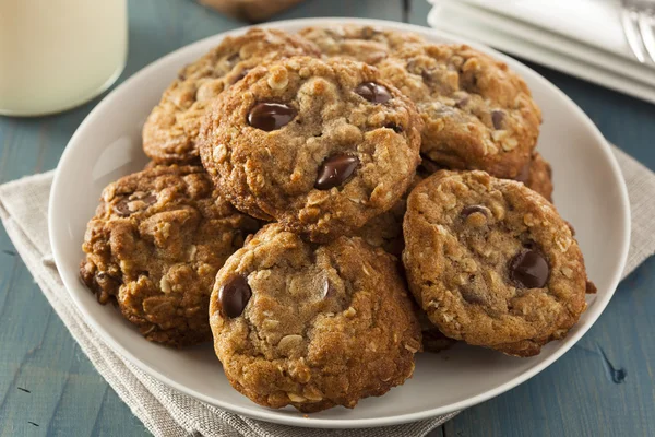 Zelfgemaakte chocolade chip koekjes — Stockfoto