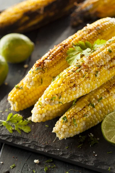 Delicioso maíz mexicano a la parrilla —  Fotos de Stock