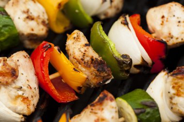 ev yapımı tavuk şiş kebap