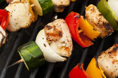 ev yapımı tavuk şiş kebap