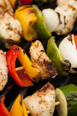 ev yapımı tavuk şiş kebap