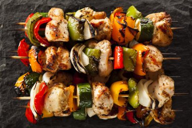 ev yapımı tavuk şiş kebap