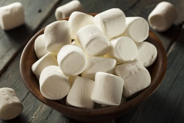 Marshmallows brancos grandes insalubres — Fotografia de Stock