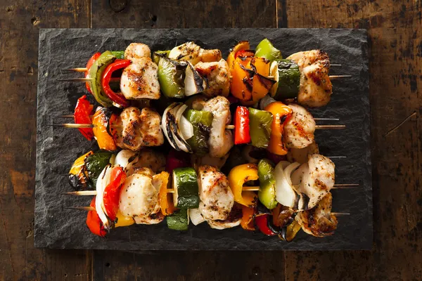 Zelfgemaakte kip shish kabobs — Stockfoto