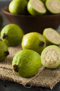 taze organik yeşil guava