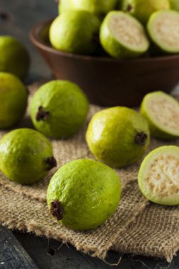 taze organik yeşil guava