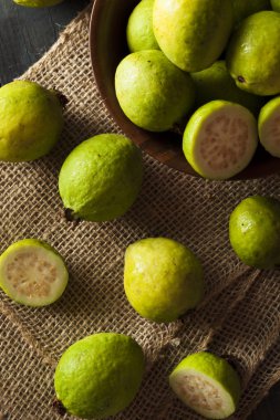 taze organik yeşil guava